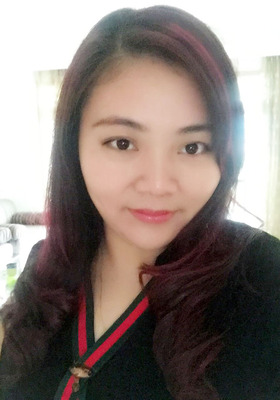 企业职员宁愿笑着流泪，也不哭着说后悔